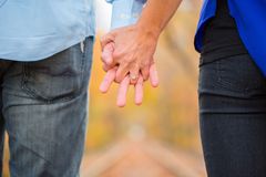 holding-hands-g97f01725c_1920