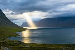 davide-cantelli-H3giJcTw__w-unsplash-NMo5nmPD