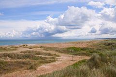 beach-7360379_960_720-hZukaVal