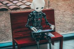 AI 시대의 알고리즘과 영적 분별 — 신경망 회로