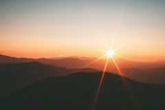 성경에서 말하는 ‘소망’은 무엇인가 — 현실을 외면하지 않고 약속을 바라보는 믿음 대표 이미지