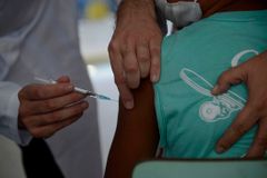 Politizar a saúde dos filhos por birra contra o governo é insanidade moral