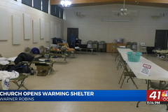 Igreja transforma seu salão social em abrigo para sem-tetos durante inverno nos EUA