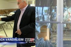 “O prédio está danificado, mas a igreja não”, diz pastor após ter templo depredado nos EUA