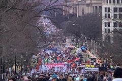 'Jovens em guerra pela vida': 100 mil pessoas marcharam contra o aborto