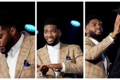 Pastor passa cuspe em rosto de fiel para receber 'visão de Deus em 2022'