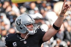 Derek Carr: em boa fase, jogador rejeita elogios: ‘Quero glorificar a Deus'