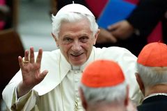 Bento XVI é acusado de encobrir abusos sexuais de padres contra crianças