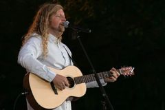 Avivalista tem contrato com editora cancelado por suas visões políticas