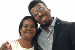 Mãe do cantor Delino Marçal é espancada até a morte em frente à igreja