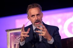 Bíblia é o alicerce do mundo, diz Jordan Peterson