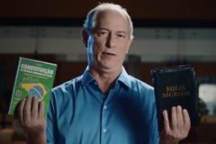Depois de comparar igrejas a traficantes, Ciro Gomes elogia Cristianismo
