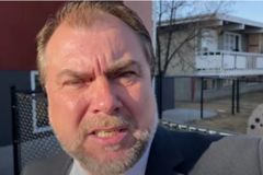 Pastor canadense vence batalha judicial e ordem de retratação é anulada