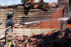 Pelo menos 45 igrejas atacadas no Canadá, incêndios e violência aumentam