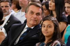 “Minha filha não vai se vacinar, vou deixar bem claro”, diz Bolsonaro