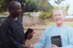 Leprosos são curados e evangelizam aldeia na Nigéria, abrindo caminho para missionários
