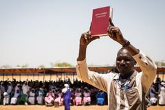 Bíblia completa já foi traduzida em 700 idiomas