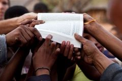 O mundo todo deve ouvir o Evangelho para Jesus voltar? Veja o cumprimento do sinal bíblico