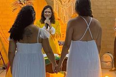 Pastora Batista celebra casamento de duas mulheres
