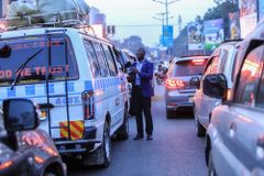 ‘Nada me impedirá de pregar’, diz homem que apanhou por evangelizar nas ruas de Uganda