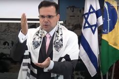 Rabino diz que marca da besta não é um objeto, mas um símbolo: “Muitos já estão marcados”