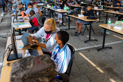 Com escolas fechadas, igrejas estão cedendo espaço aos alunos