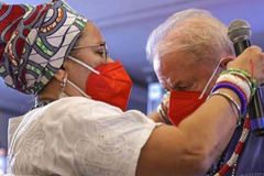 Lula recebe ‘Zé Pilintra’ em evento com mãe de santo no Ceará