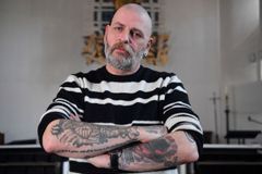 Ex-satanista abandona rituais após ouvir uma voz lhe dizer: ‘Vá à igreja’