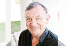 Missionário que ficou tetraplégico é curado e volta a andar: “É o poder da oração”