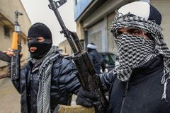 Terroristas desistem de incendiar igreja e se convertem, após terem visão de Jesus