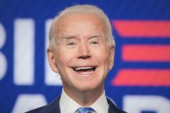 Biden reverte política da era Trump que protegia a liberdade religiosa de médicos cristãos