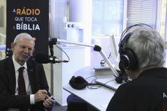 SBB lança rádio que toca a Bíblia 24 horas, com participação de Cid Moreira
