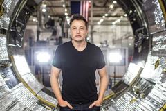 Elon Musk diz concordar com os ensinamentos de Jesus Cristo