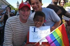 Especialistas reconhecem a dor das crianças criadas por gays: ‘Elas precisam de pai e mãe’