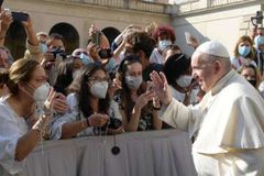 ‘São filhos de Deus’, diz papa Francisco a pais de homossexuais | Notícias Gospel