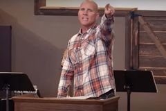 Pastor: "Se você não estiver na Palavra de Deus, ela não estará em você"