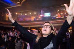 Com 600 milhões de pessoas, o pentecostalismo cresce no mundo