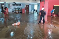 “Estamos nos mobilizando”: Mesmo atingidas, igrejas atuam no apoio a Petrópolis