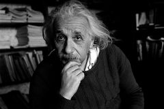 Conheça 6 cientistas que defenderam a relação entre a ciência e a religião