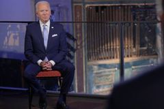 Pesquisas mostram queda na aprovação de Biden por protestantes negros