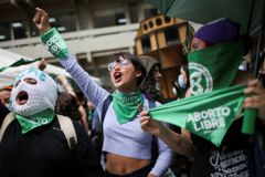 Colômbia legaliza o aborto até 24 semanas; cristãos reagem com revolta