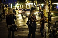 Prostituta encontra Jesus após pastora orar pelo fim de ponto de prostituição