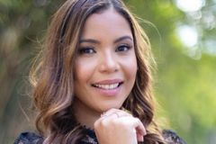 Cantora Amanda sai da UTI e vai para o quarto, após mais de dois meses do acidente