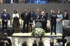 Culto de ação de graças reúne Bolsonaro, Michelle e ministros