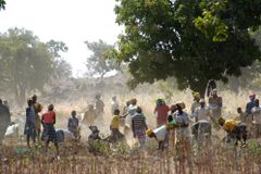 Ataque islâmico em Burkina Faso tem 160 mortos e 40 feridos