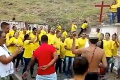 Intolerância Religiosa: Evangélicos expulsam umbandistas durante culto no cemitério em Dia de Finados