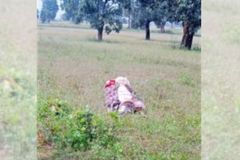 Animistas na Índia forçam cristãos a exumar corpo: “Não queremos cristãos nessa aldeia”