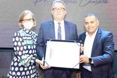 Ronilson Reis entrega título de Cidadão Goianiense ao pastor Samuel Câmara