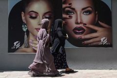 Talibã impõe mais repressão aos direitos das mulheres no Afeganistão