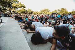 Multidões se reúnem nos EUA e testemunham curas e milagres: “Precisamos de um avivamento”